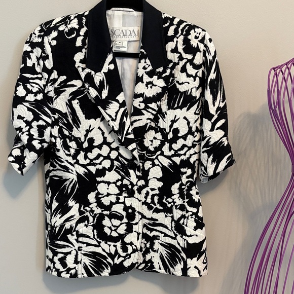 Escada Vintage Monochrome Floral Blazer by Margaret Ley in Germany - Picture 1 of 11
